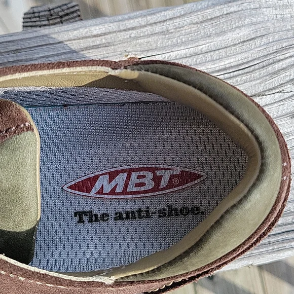MBT "BARBARA" BROWN SUEDE LEATHER WALKING SHOES, SZ 7.5 - Picture 7 of 9